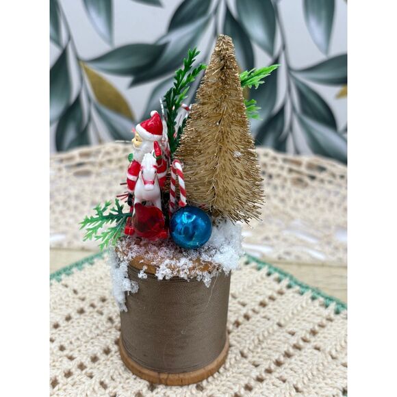 Miniature ALL VINTAGE Thread Spool Christmas Assemblage Santa - Picture 2 of 6